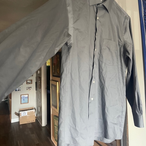 Van Heusen Regular Fit Sateen Button Down - Picture 2 of 3